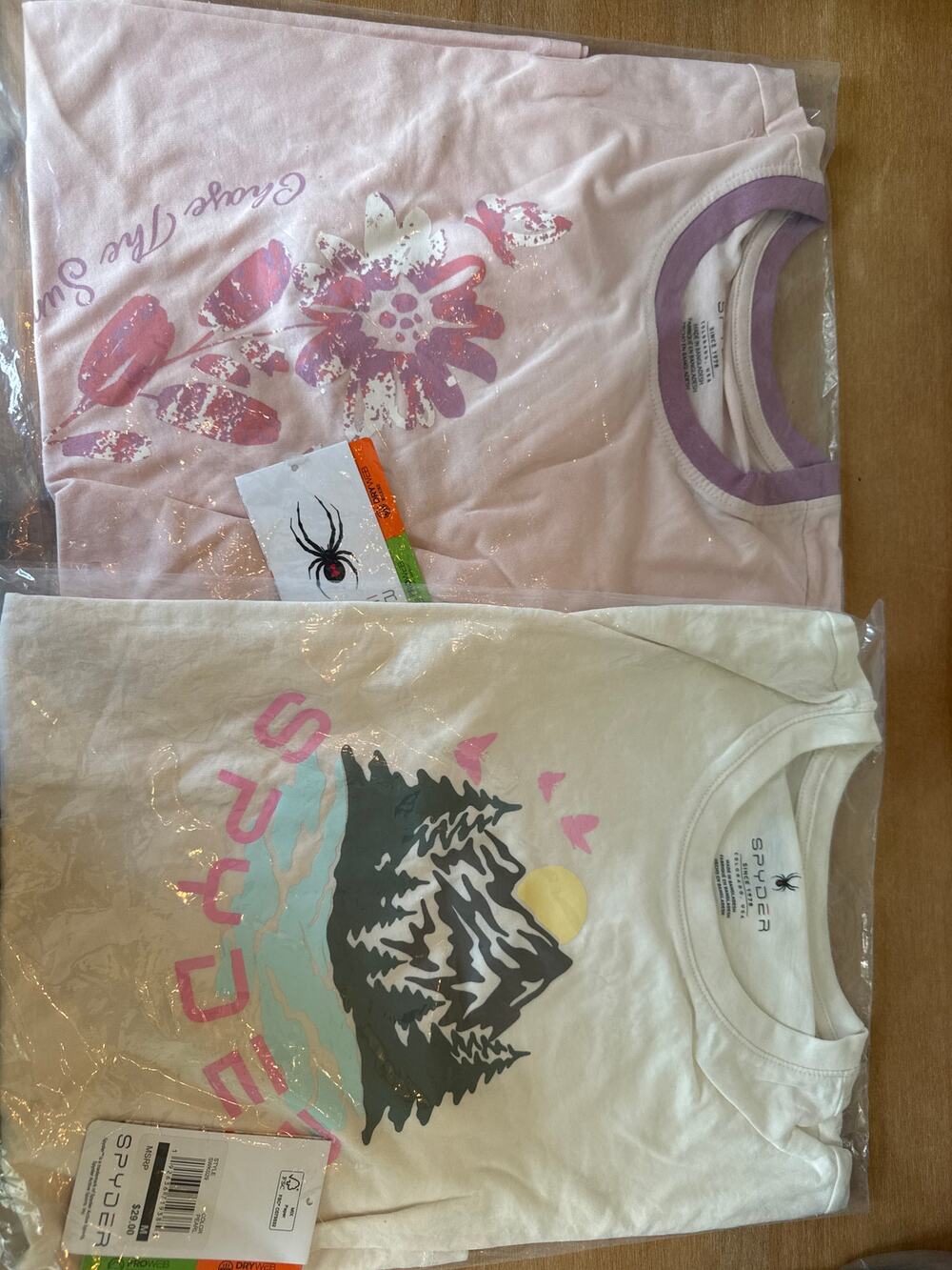 NEW Spyder set of 2 Colorado T-Shirts. Mountains Choose the Sun M